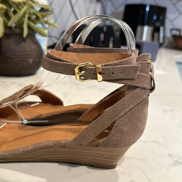 Seychelles Sincere mini Wedge Sandal Taupe suede bohemian chic classic size 7.5 - Picture 7 of 11